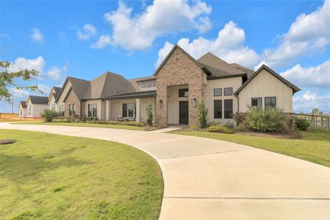 Photo of 1024 Lake Breeze Drive, Waller, TX 77484 (MLS # 78321753)