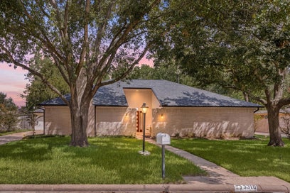 3310 Meadowcreek Drive Missouri City TX 77459