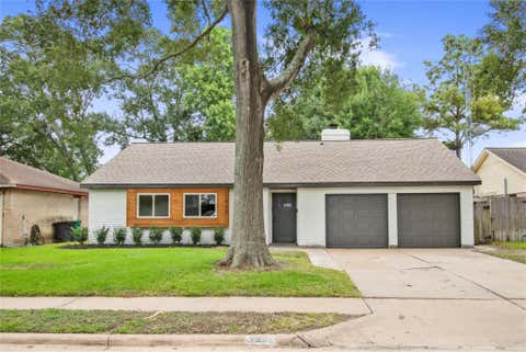 Photo of 926 Buoy Road, Houston, TX 77062 (MLS # 97621643)