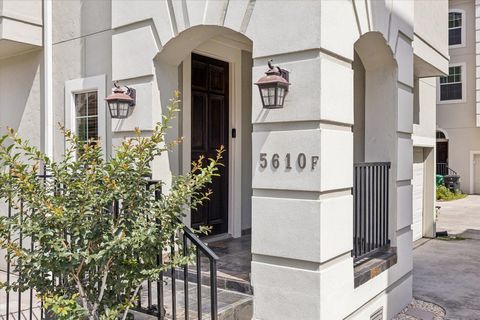 Photo of 5610 Kiam Street #F, Houston, TX 77007 (MLS # 98709404)