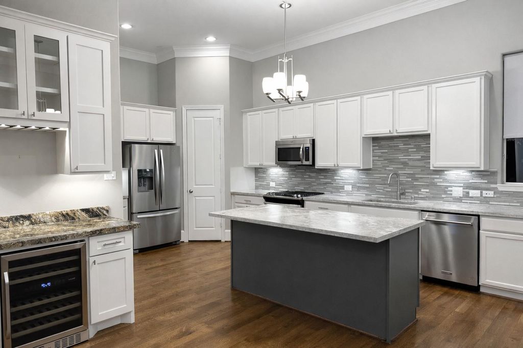 Photo of 1621 Shearn Street, Houston, TX 77007 (MLS # 16333595)