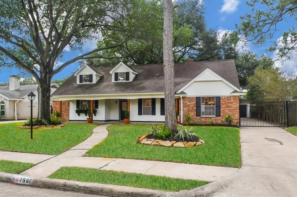 Photo of 7927 Braesdale Lane, Houston, TX 77071 (MLS # 56202835)
