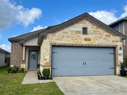 Homes For Sale - 14211 Grand Hills Drive<br/> Conroe, TX 77303