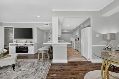Photo of 355 N Post Oak Lane #642, Houston, TX 77024 (MLS # 31239746)
