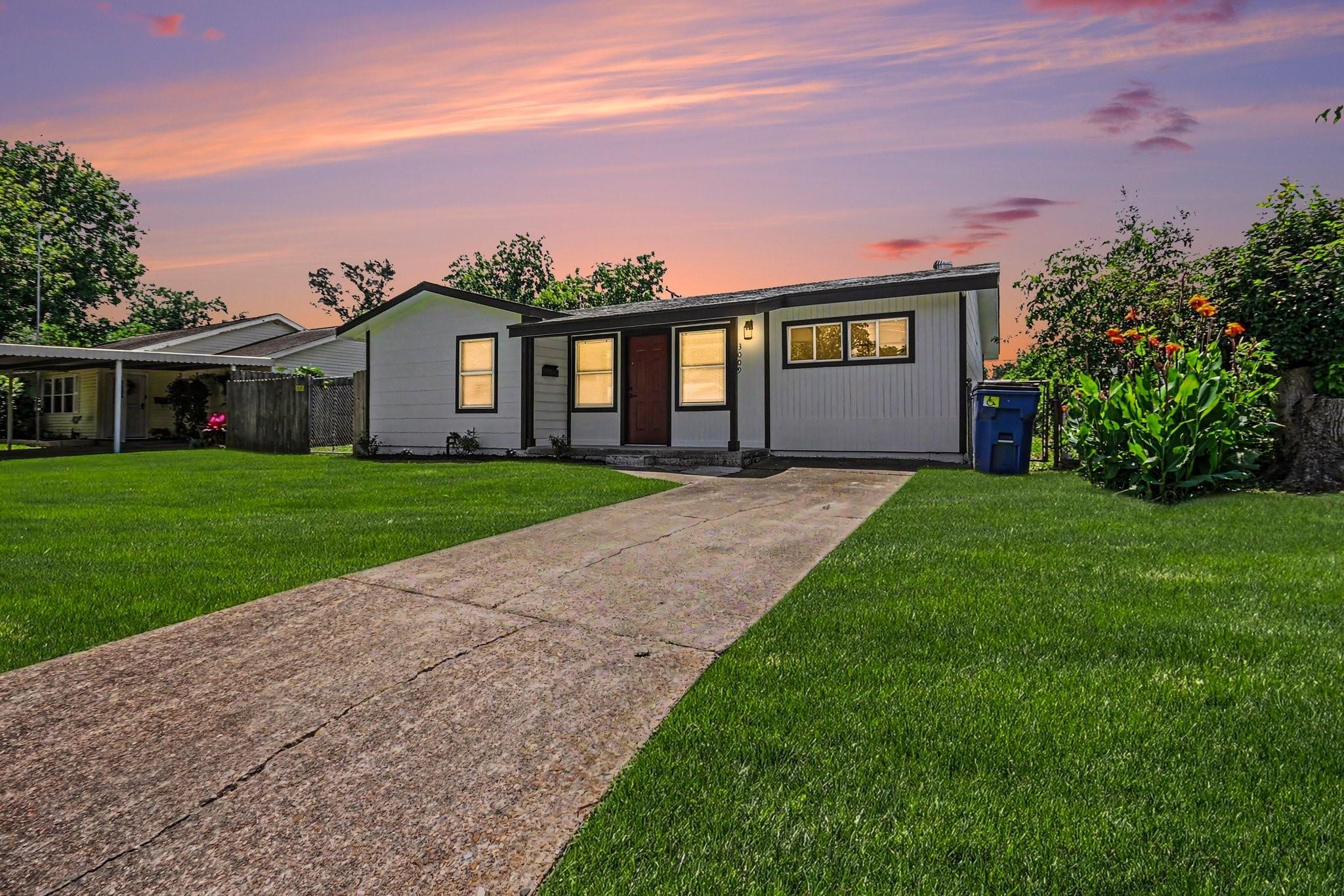 3009 Rust Avenue