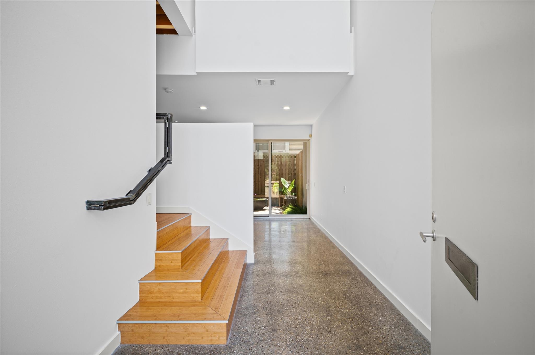 505 W Alabama Street C