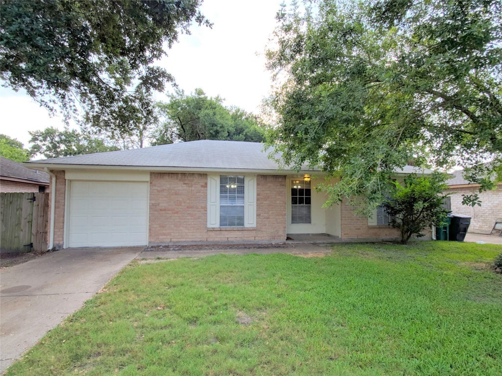 Photo of 14826 Weil Place, Houston, TX 77060 (MLS # 42006023)