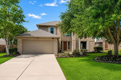 Homes For Sale - 1906 Coronado Street<br/> Friendswood, TX 77546