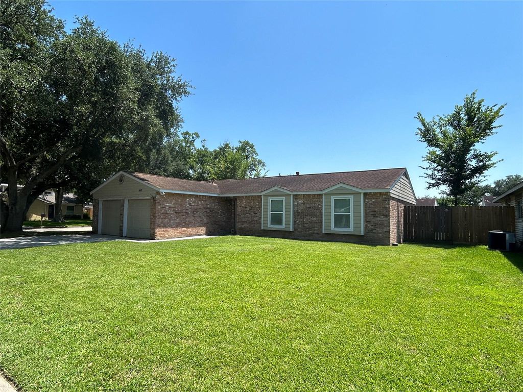 Photo of 1602 Dixie Hollow Street, Pearland, TX 77581 (MLS # 44254957)