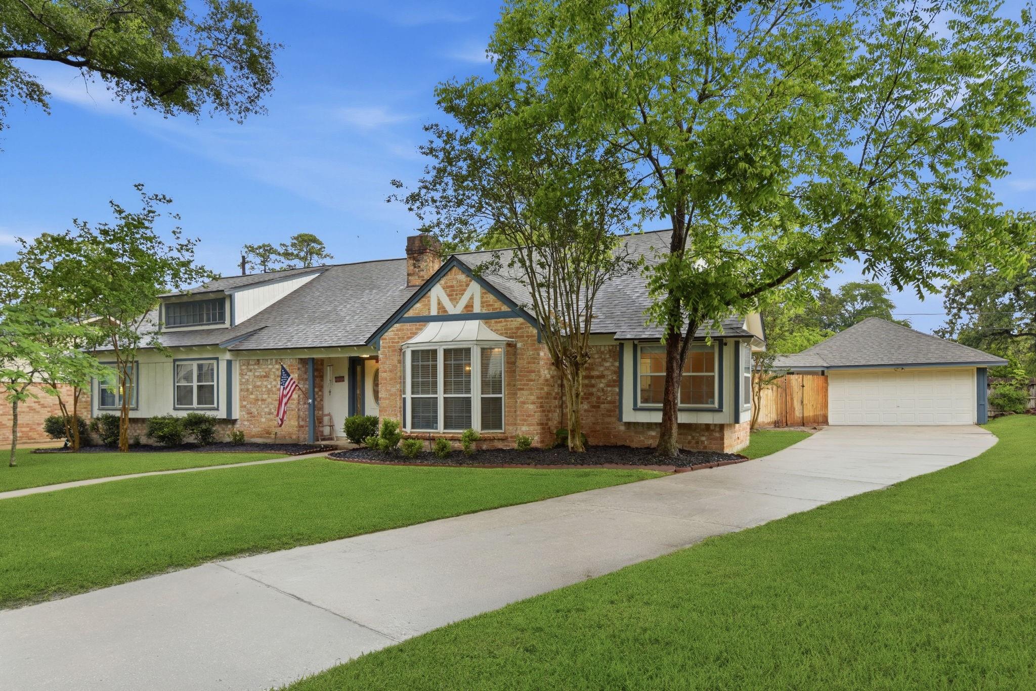 25506 Many Oak Drive