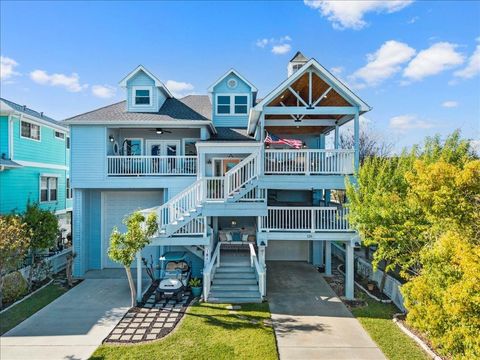 Homes For Sale - 126 E Shore Drive<br/> Clear Lake Shores, TX 77565