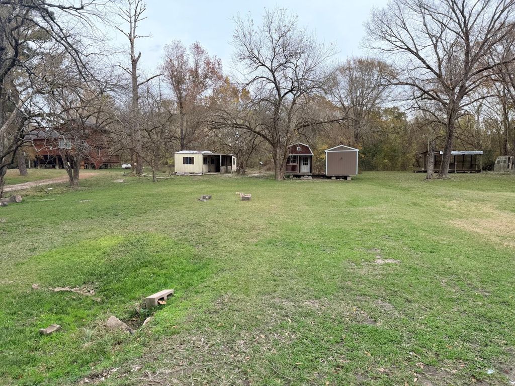 Photo of 44 Caney Creek Drive, Huntsville, TX 77320 (MLS # 4472665)