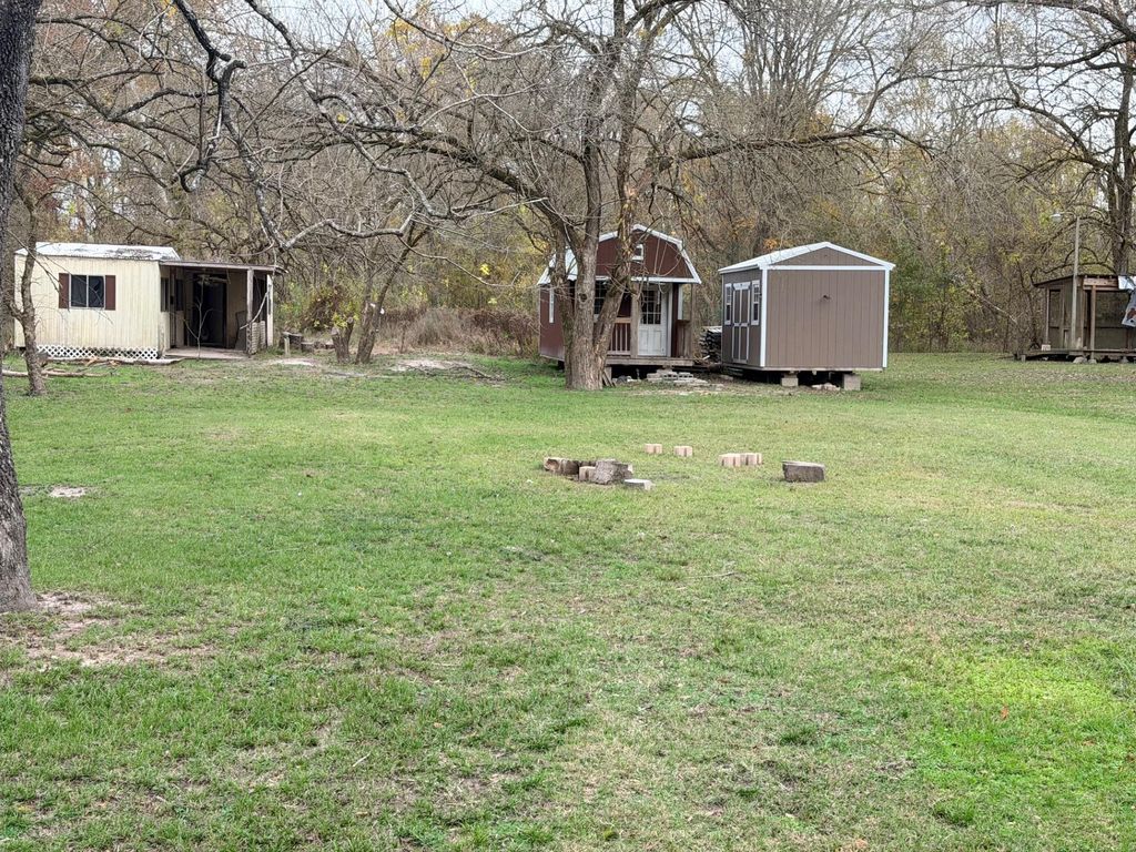 Photo of 44 Caney Creek Drive, Huntsville, TX 77320 (MLS # 4472665)