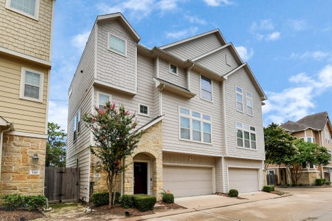 Photo of 3323 Home Point Drive, Houston, TX 77091 (MLS # 47011438)