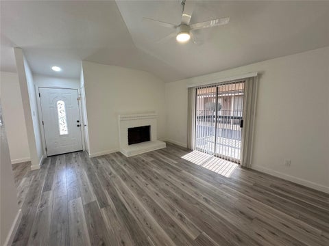 Multifamily For Rent - 11506 Meadow Pines Ct Court #C<br/> Houston, TX 77477