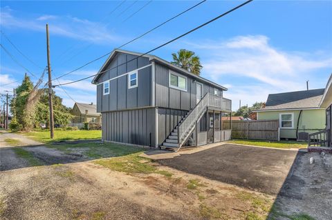 Photo of 2919 Avenue K #2, Galveston, TX 77550 (MLS # 23042115)