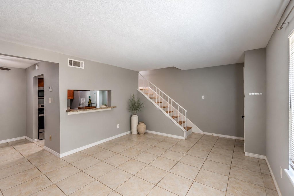 Photo of 720 Memorial Mews St #A, Houston, TX 77079 (MLS # 10417799)