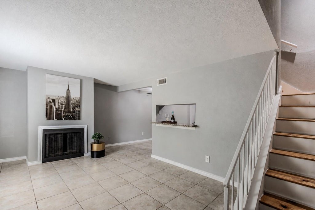 Photo of 720 Memorial Mews St #A, Houston, TX 77079 (MLS # 10417799)