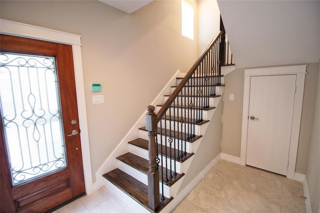 Photo of 716 Link Road, Houston, TX 77008 (MLS # 50414537)