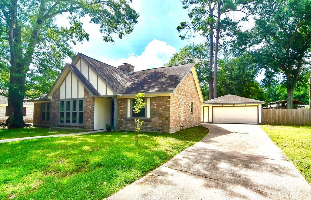 Photo of 2106 Silver Falls Drive, Houston, TX 77339 (MLS # 28745331)