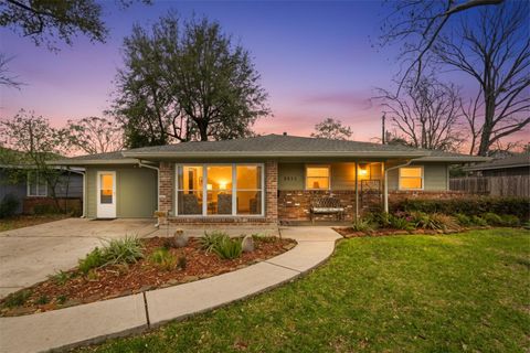 Photo of 9522 Hammerly Boulevard, Houston, TX 77080 (MLS # 42504074)
