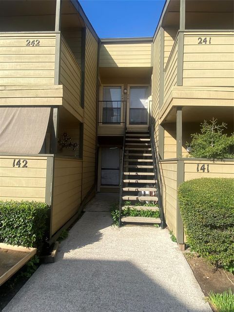 Photo of 15534 Zabolio Drive #242, Houston, TX 77598 (MLS # 70794949)