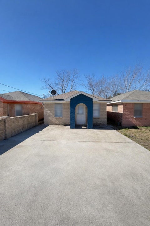Photo of 2919 Staples Street, Houston, TX 77026 (MLS # 97713585)