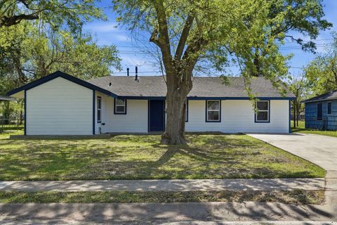 Photo of 5962 Ridgeway Drive, Houston, TX 77033 (MLS # 60407338)