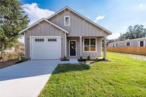 Photo of 4523 Rose Lane, Fresno, TX 77545 (MLS # 82913571)