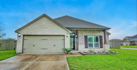 Photo of 441 Countryside Drive, West Columbia, TX 77486 (MLS # 880597)