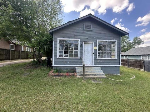 Homes For Sale - 107 Electra Street<br/> Longview, TX 75602