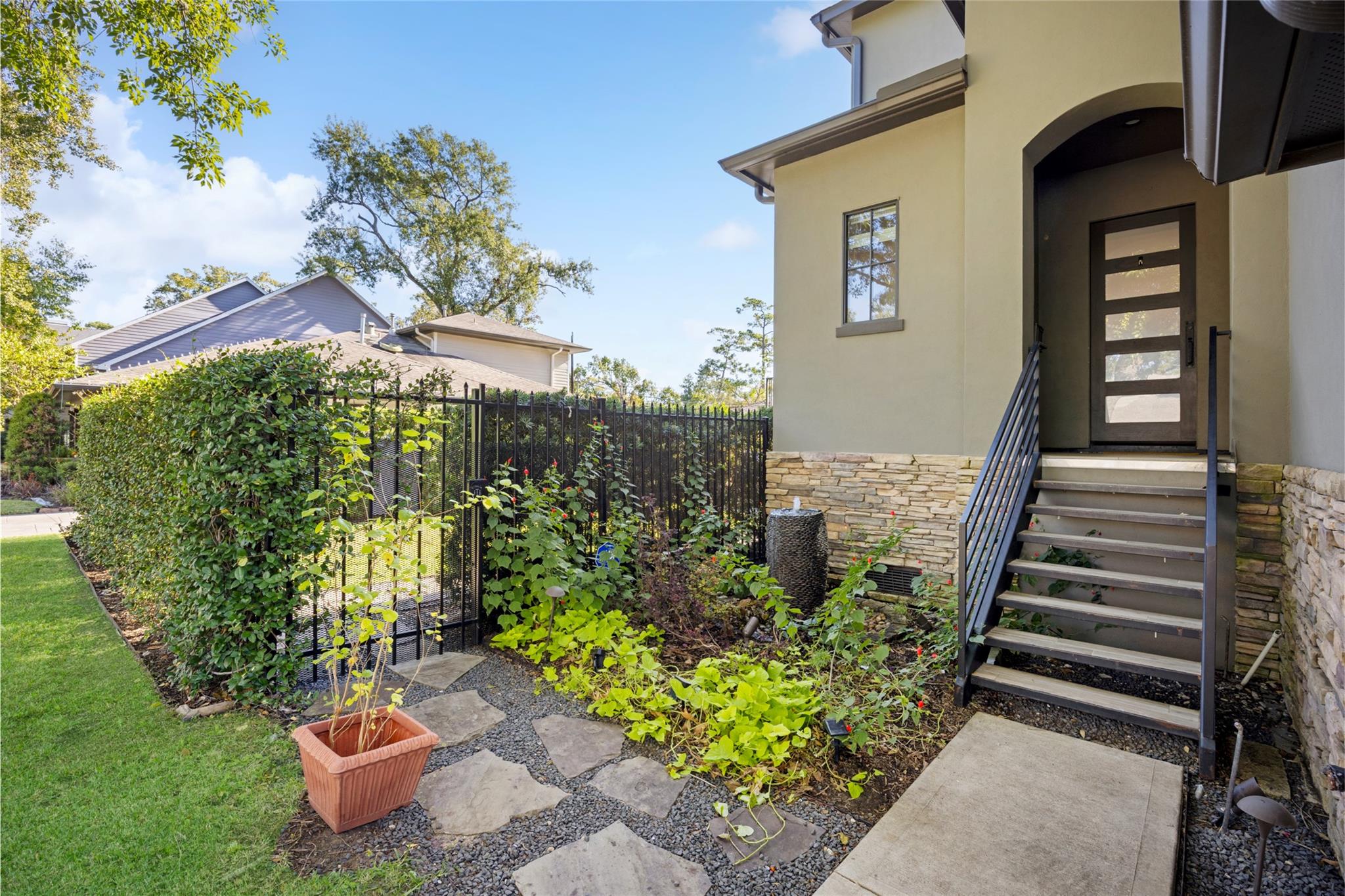 1106 Timbergrove Lane