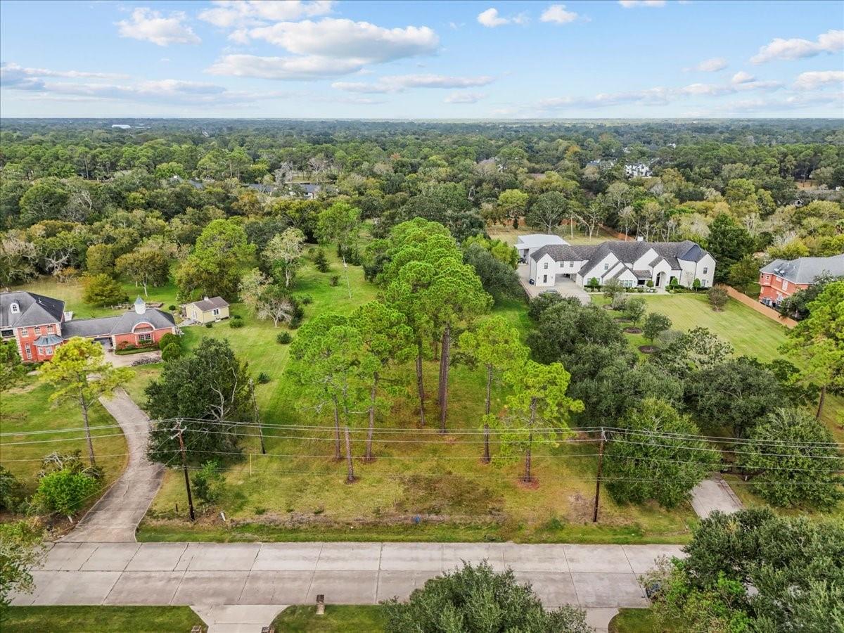 912 Falling Leaf Drive