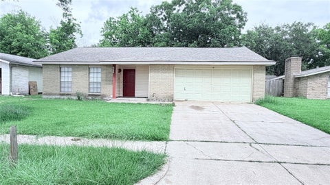 Photo of 15507 Mira Monte Drive, Houston, TX 77083 (MLS # 76800668)