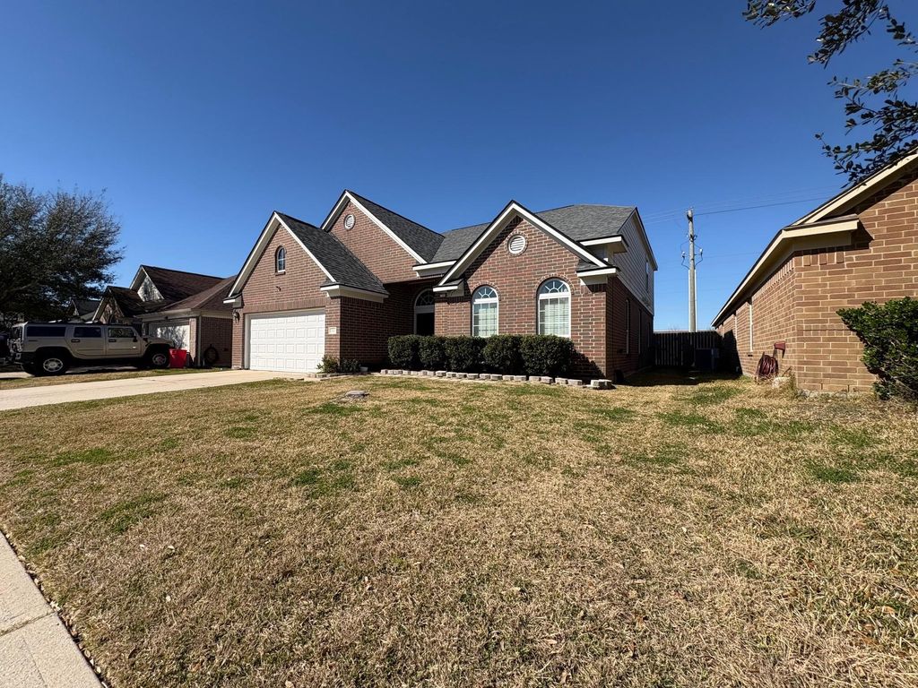 Photo of 5915 Annatto Drive, Baytown, TX 77521 (MLS # 98957282)