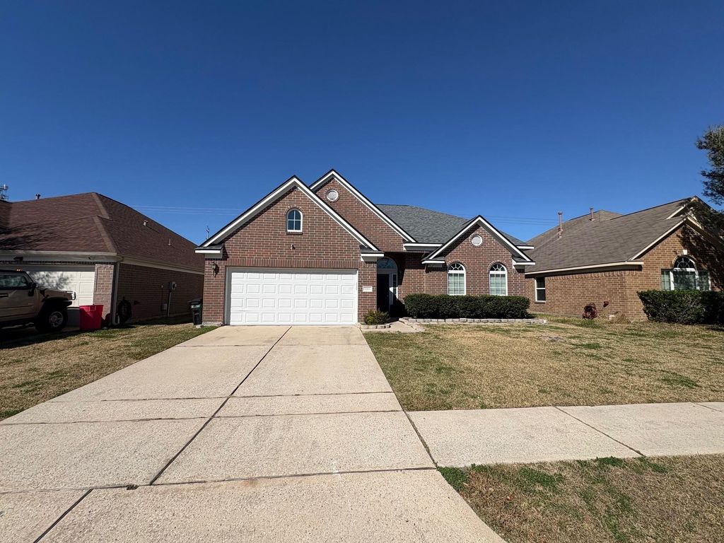 Photo of 5915 Annatto Drive, Baytown, TX 77521 (MLS # 98957282)