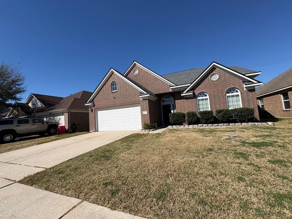 Photo of 5915 Annatto Drive, Baytown, TX 77521 (MLS # 98957282)