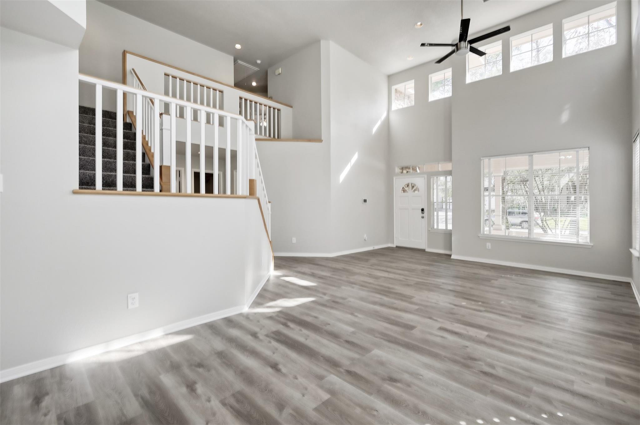 51 E Greywing Circle
