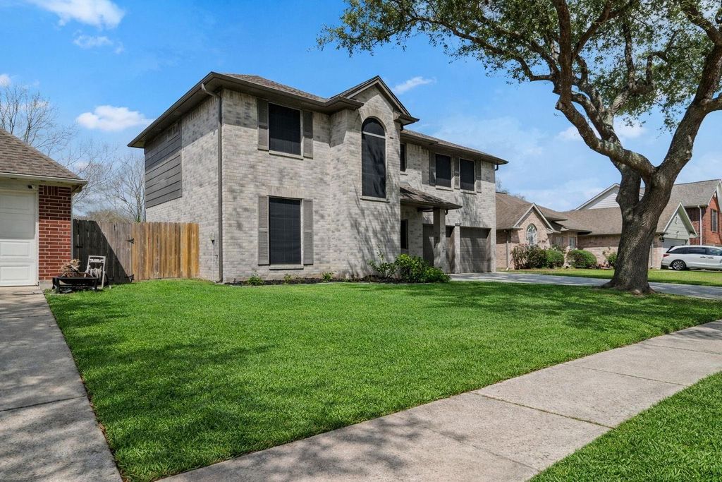 Photo of 4810 Five Knolls Drive, Friendswood, TX 77546 (MLS # 44075008)