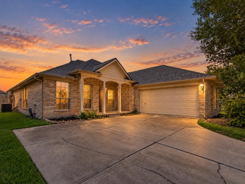 Photo of 12906 Brook Arbor Court, Pearland, TX 77584 (MLS # 76202085)
