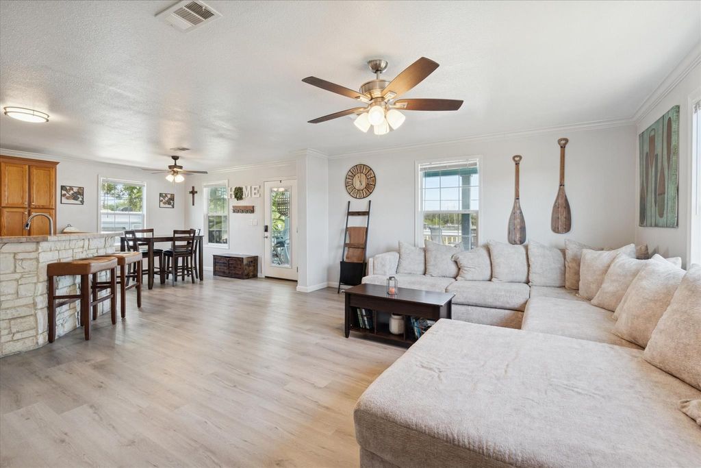 Photo of 2385 Broadway Street, Dickinson, TX 77539 (MLS # 9676904)