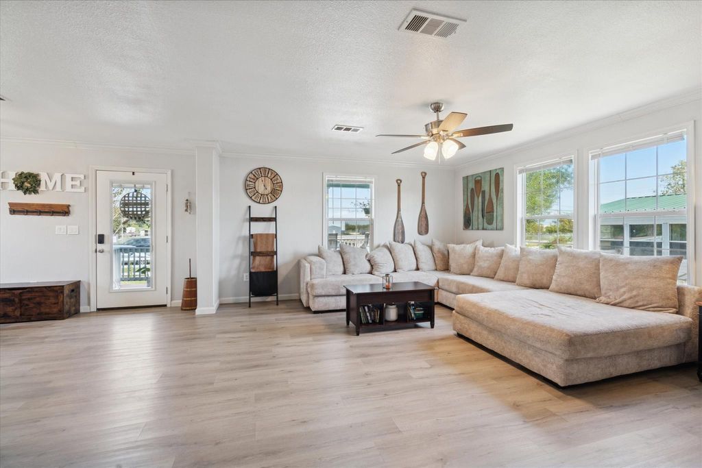 Photo of 2385 Broadway Street, Dickinson, TX 77539 (MLS # 9676904)