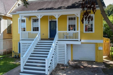 Photo of 2015 Avenue L, Galveston, TX 77550 (MLS # 45385661)