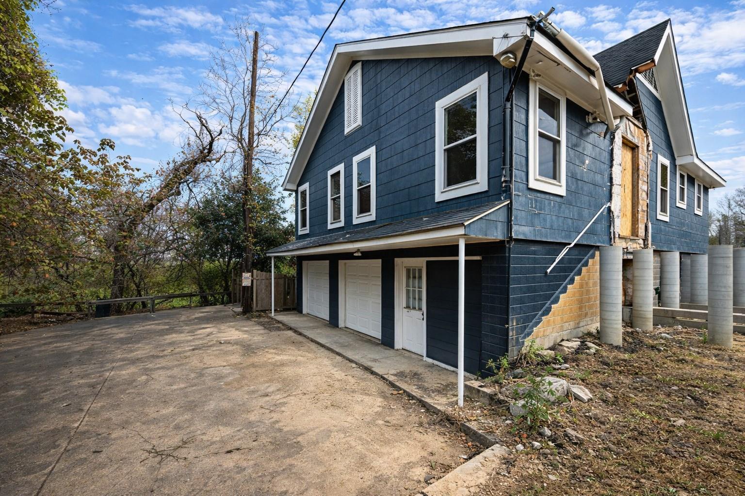 611 Mathis Street