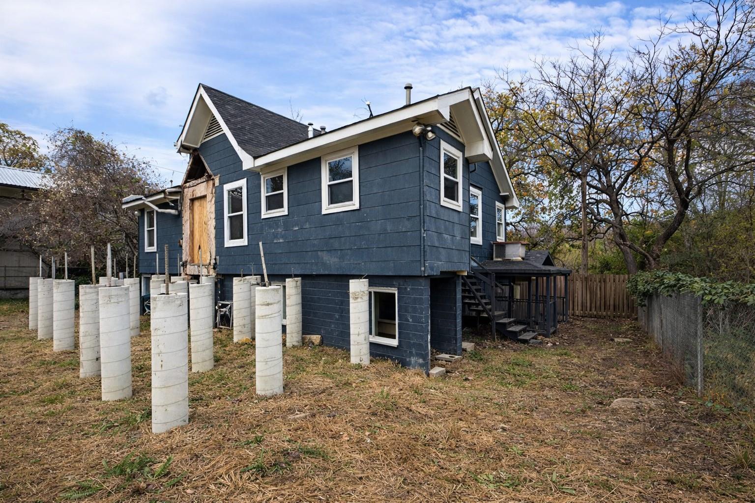 611 Mathis Street