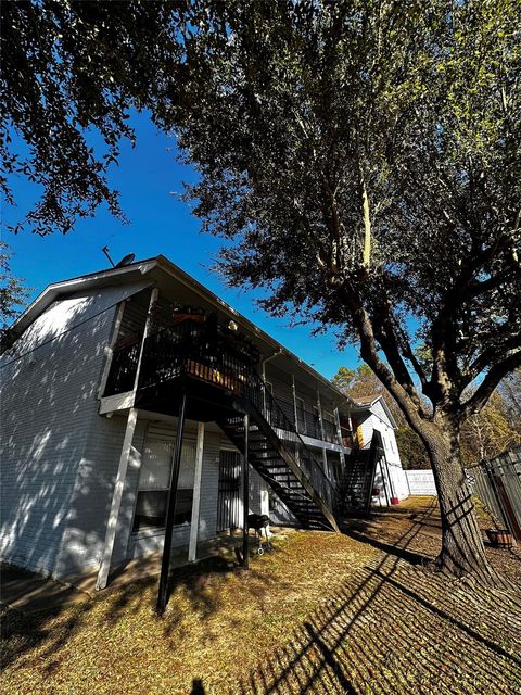 Photo of 7201 Hallshire Drive #233, Houston, TX 77016 (MLS # 8786957) Photo of 7201 Hallshire Drive #233, Houston, TX 77016 (MLS # 8786957)