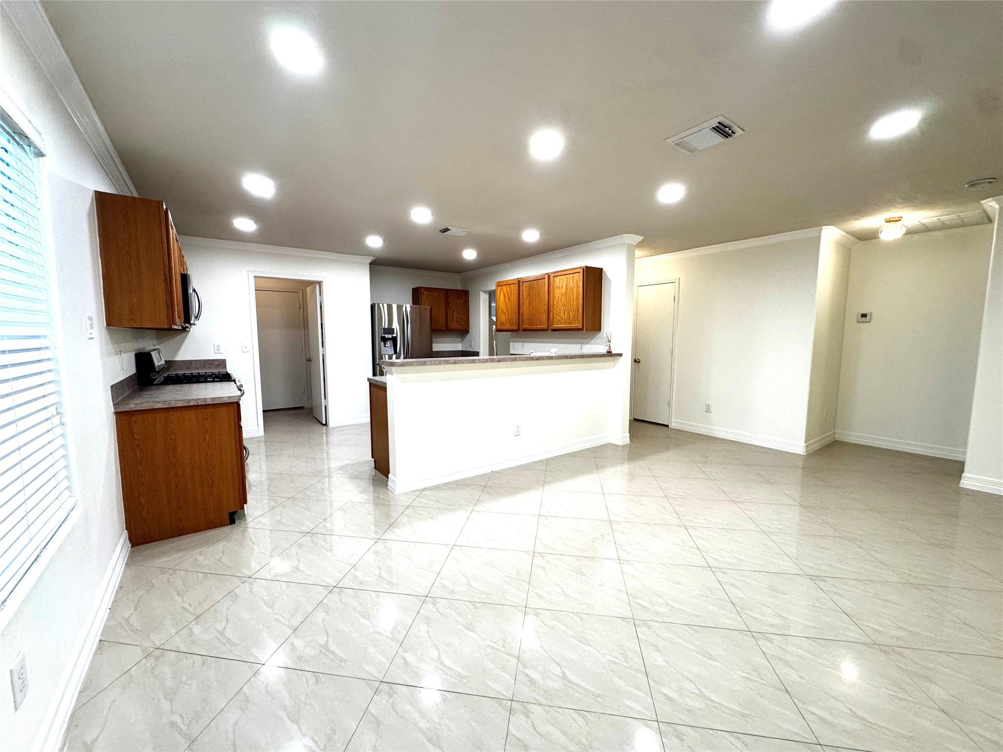 8831 Stratfield Lane