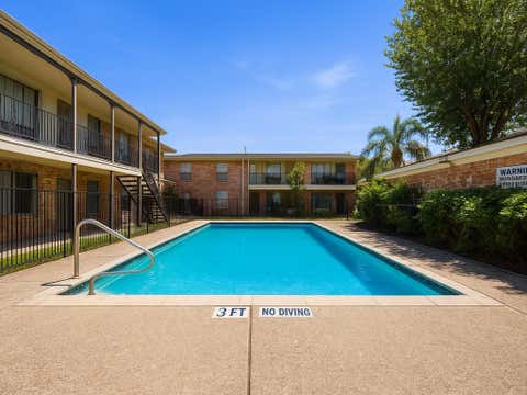 Tiny photo for 9616 Long Point Road #47, Houston, TX 77055 (MLS # 81998725)