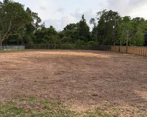 Vacant Land For Sale - 537 Baywood Drive<br/> Seabrook, TX 77586