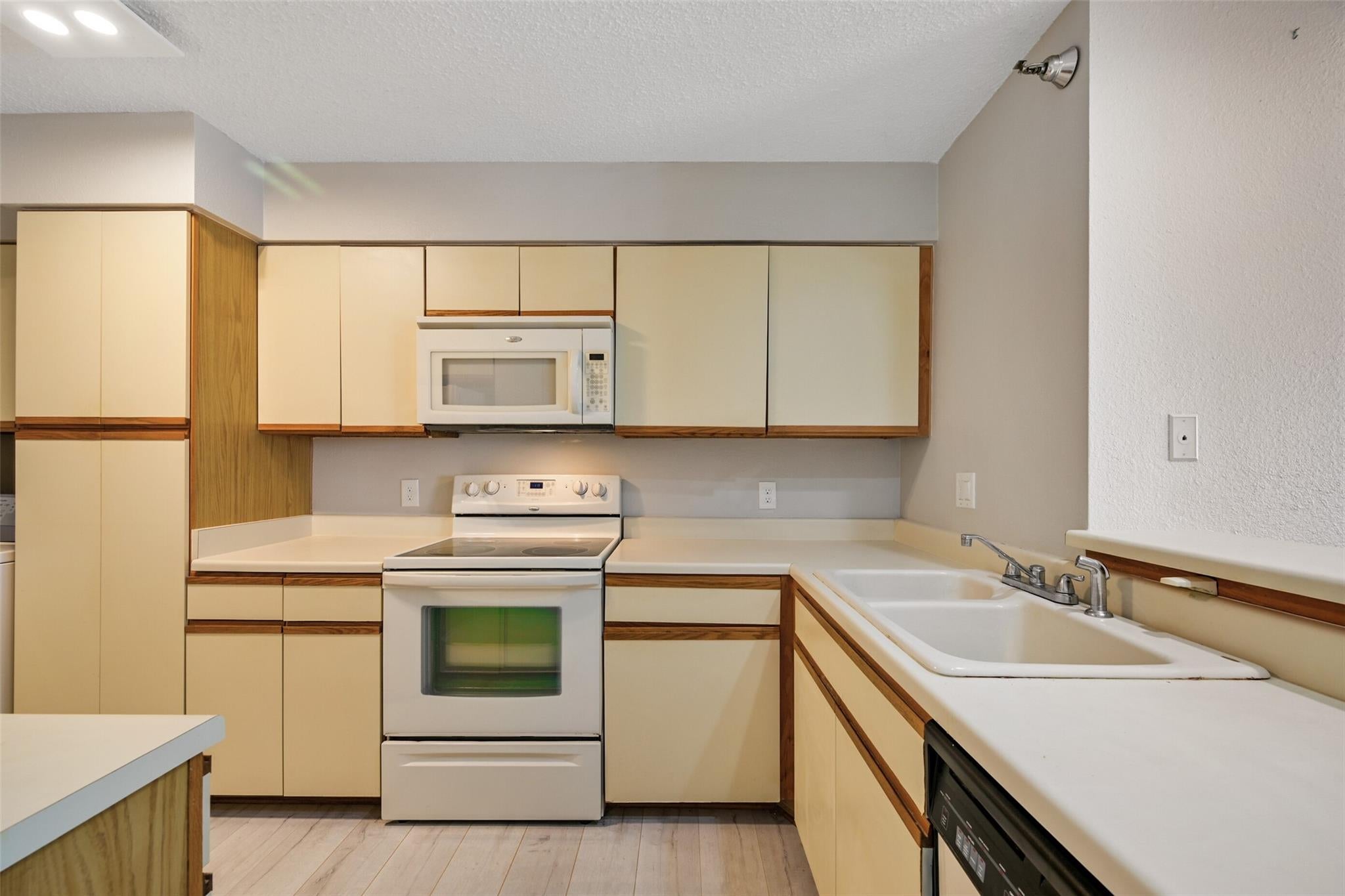 7700 Seawall Boulevard 512